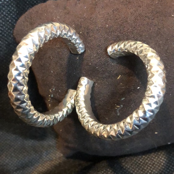 SIMON SEBBAG Sterling Silver Diamond Cut Large Hoop Post Back Earrings - Picture 9 of 13